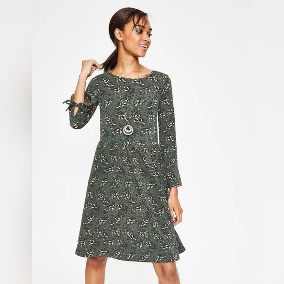 Boden US 14R Posie Jersey Dress Pine Tree Autumn Leaves - Picture 3 of 15